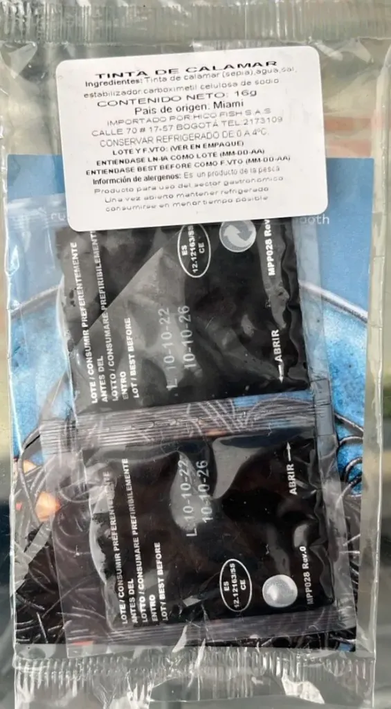 [PES2636] Tinta de calamar sobre X2 Cuadros
